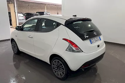Lancia Ypsilon 1.0 Firefly Hybrid Gold S amp;S 70CV 5P.Ti Anno 2024 - Foto 2