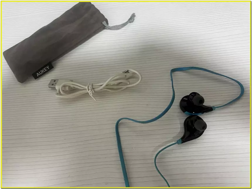 Foto 6Cuffie Aukey Bluetooth, modello sportivo, colore nero, ottimo stato