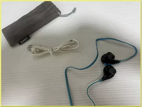 Cuffie Aukey Bluetooth, modello sportivo, colore nero, ottimo stato - Anteprima 6