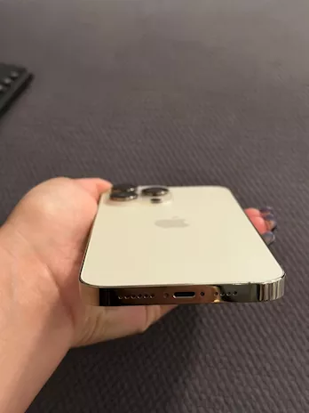 Iphone 14 Pro Max 256 GB con tutti i suoi accessori