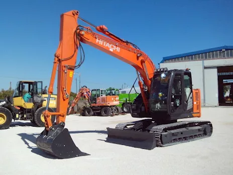 Escavatore cingolato usato Hitachi ZX135US-6