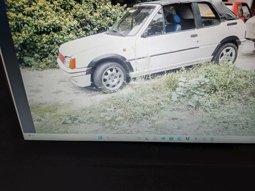 Tettuccio per un Peugeot cabrio anni novanta