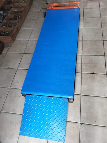 Ponte sollevatore per moto Vespa auto trattore