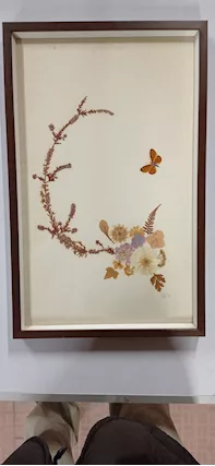 Composizione artistica, realizzata con fiori secchi