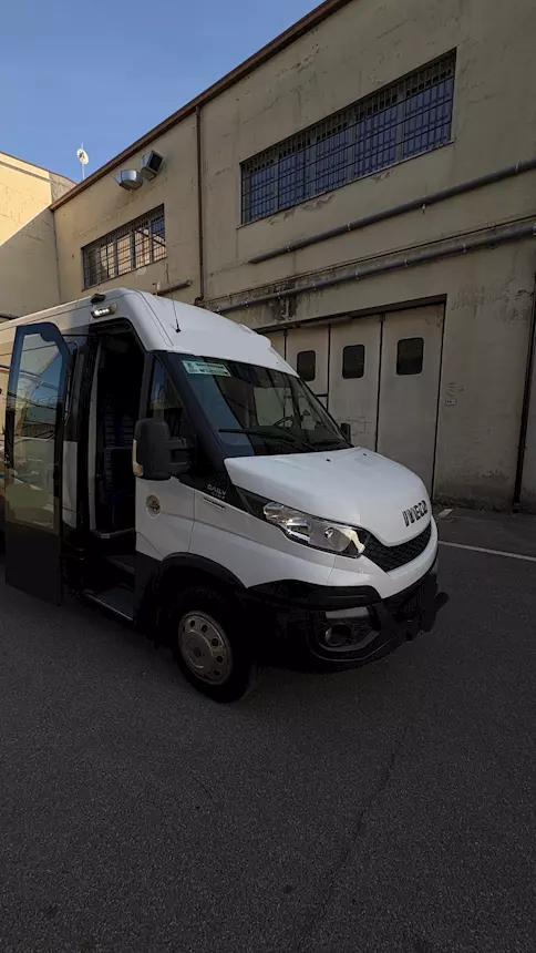 Foto 2Iveco Daily new engine gearbox Anno 2016 Km 820000 Euro 6, cambio automatico