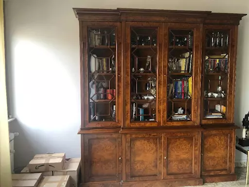Vetrina mobile in rovere