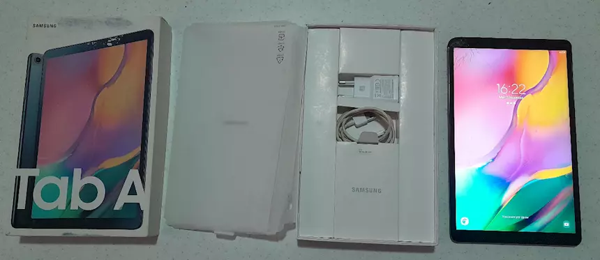 Tablet Samsung Galaxy Tab A SM-T515 danneggiato ma funzionante
