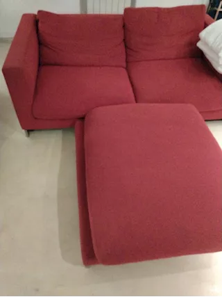 Divano molteni rosso e puff - Anteprima 1