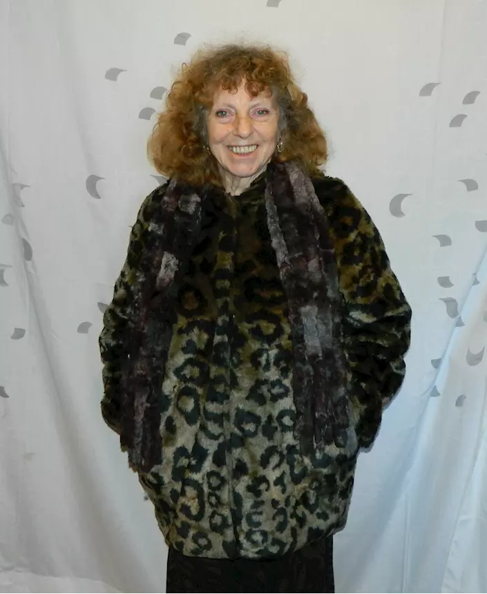 Pelliccia leopardata con cappuccio S, colore nero, taglia s