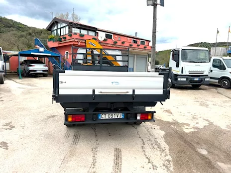 Camion Iveco Daily 35C17 ribaltabile e gru, marca Effer - Foto 4