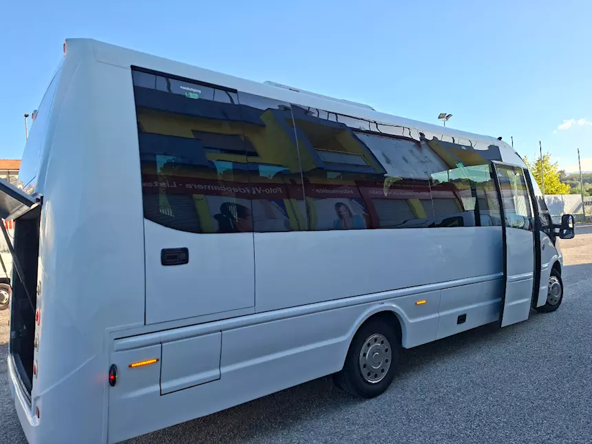 Foto 3Iveco Rosero first class Anno 2010 Km 550000 Euro 4