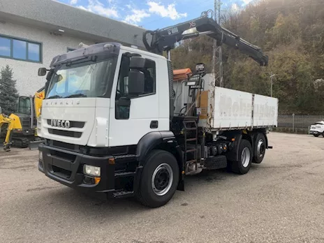 Iveco Stralis AD 260 3 assi ribaltabile con gru