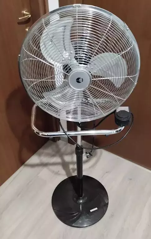 Ventilatore industriale 3 velocità con piantana, modello Equation tx16a