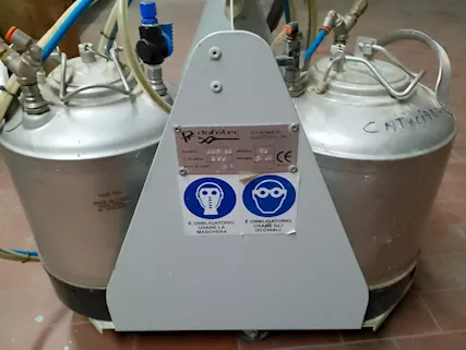Impianto di spruzzatura collante