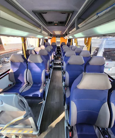Iveco minibus 26+1 posti Anno 2009 Km 60000 Euro 5 - Anteprima 7