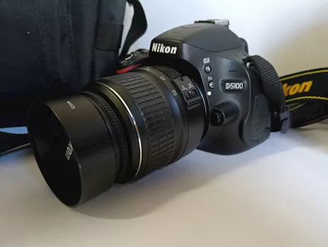 Nikon D5100 con tre obiettivi, filtri e borse, come nuova - Anteprima 2