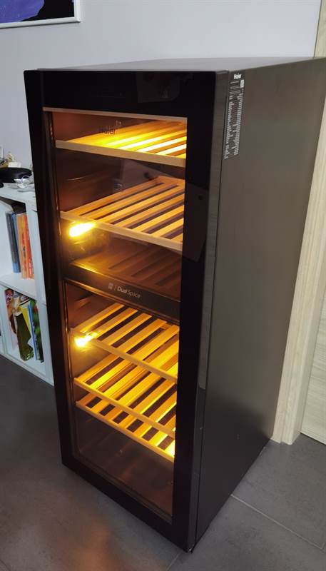 Cantinetta per vini Dual Space, marca Haier, mai usata