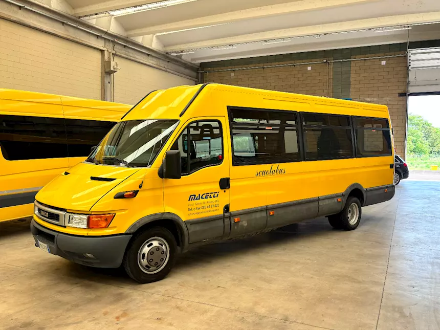 Scuolabus Daily 46 posti scuolabus Iveco Anno 2005 Euro 3
