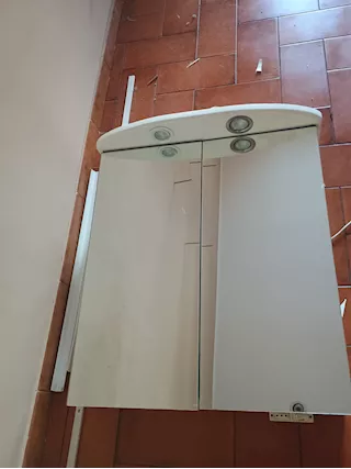 Mobile specchiera bagno e lavandino lavatoio con mobile