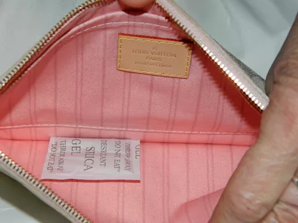 Louis Vuitton pochette Neverfull, color rosa, mai usato - Foto 6