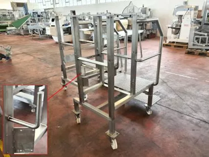 2 scale professionali con parapetto usate - Foto 4
