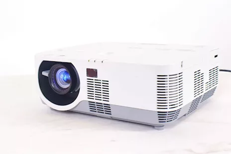 Proiettore NEC nativo FULL HD 5000 lumen