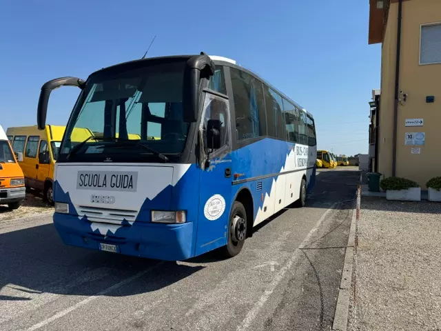 Foto 2Iveco Irisbus CC 150 e