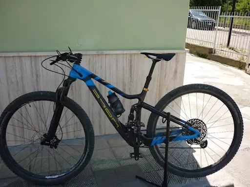 MTB FULL IN CARBONIO - COME NUOVA