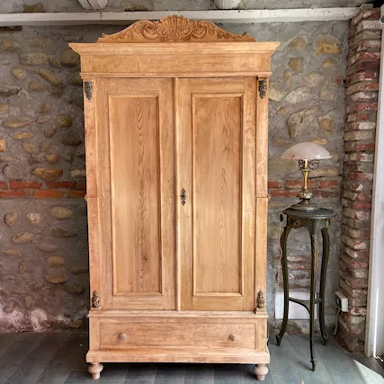 Antico armadio al grezzo primi 900