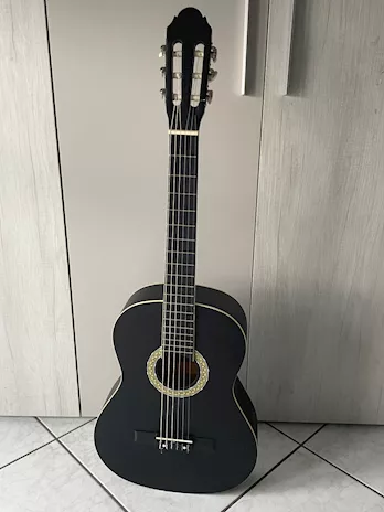 Chitarra classica. No truffe. Pagamento