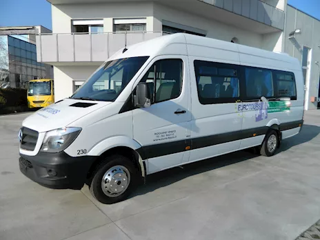 Auto N.C.C. 9 posti trasporto disabili Mercedes Euro 6, cambio automatico - Anteprima 3