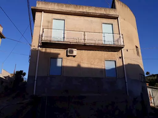 Casa indipendente a 5 minuti dall'Università e Regione Cal.
