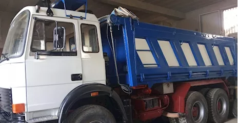 Iveco 330.30 6x4 ribaltabili targa gialla e normali Mezzo d'opera - Anteprima 2
