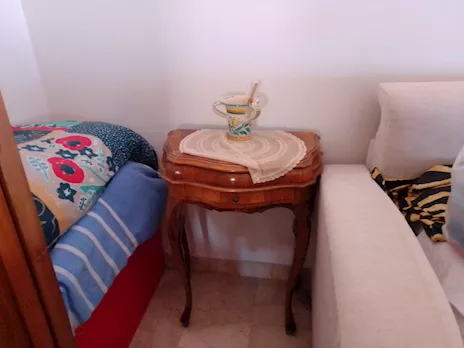 Comodino antico
