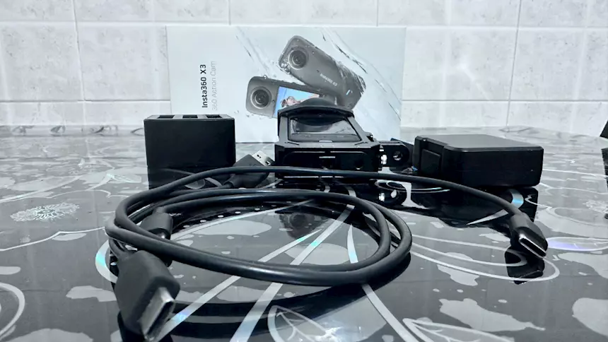 Foto 3Insta 360 X3 con doppia batteria originale €290, come nuova