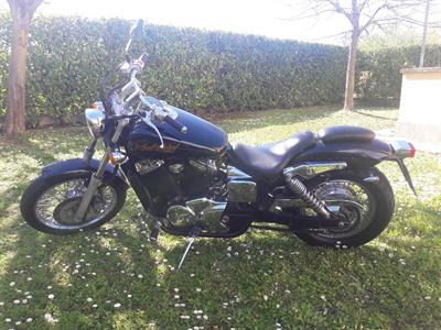 Honda Black Widow 750 - anno 2001