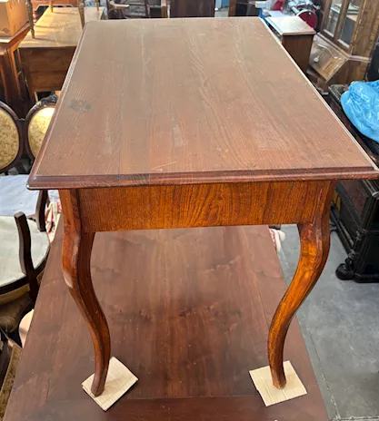 Piccola scrivania con cassetto primi '900, in legno massello - Anteprima 3