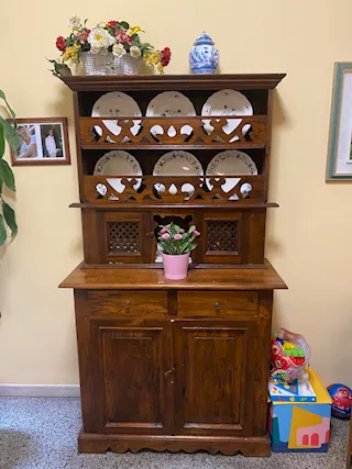 Credenza - Piattaia con base in legno con intarsi