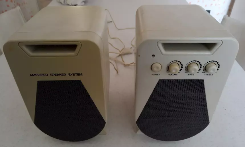Casse Creative amplificate per computer o altro dispositivo, colore beige