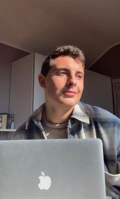 Studente avente vissuto in Francia impartisce lezioni