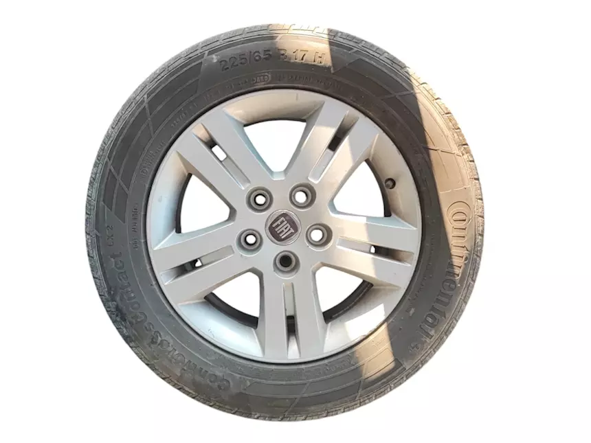 4 ruote Fiat treemont in lega da 17 pollici gomma all'80%