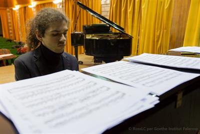 Lezioni di pianoforte, solfeggio e composizione anche online