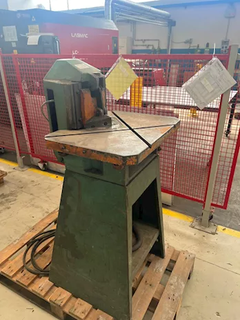 Scantonatrice ad angolo fisso 100