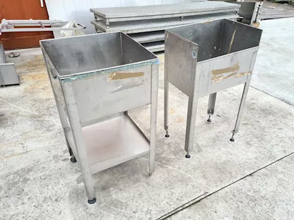 2 vasche rialzate in inox usate