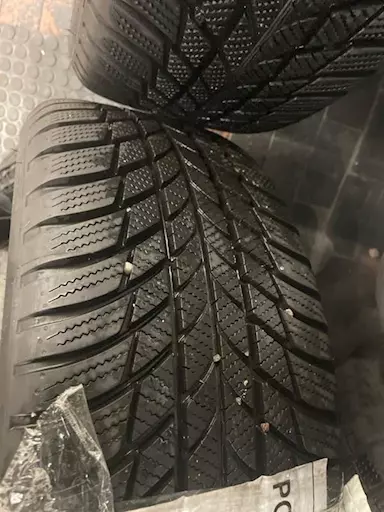 4 gomme da neve con cerchioni da 18
