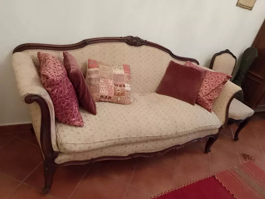 Divano barocco piemontese