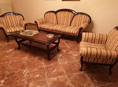 Salotto completo di divano due poltrone