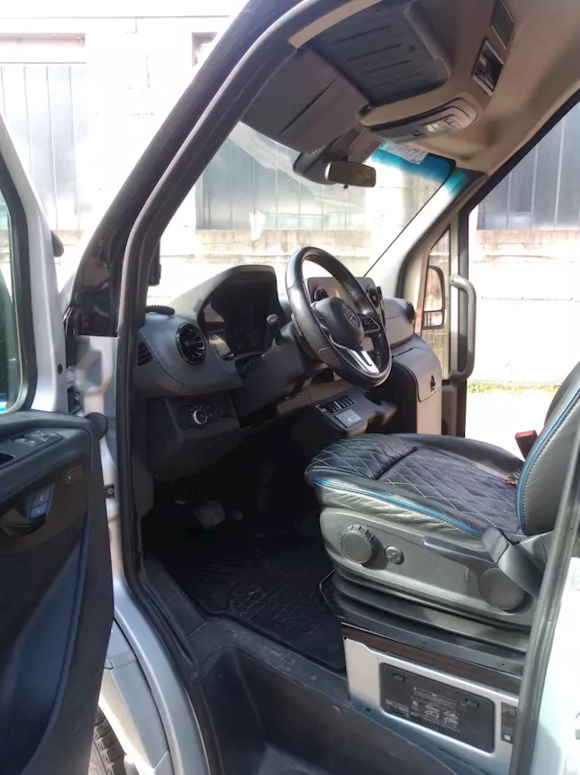 Foto 8Mercedes Sprinter 519 Nuovo modello 2020 -20 posti Km 400000, cambio automatico