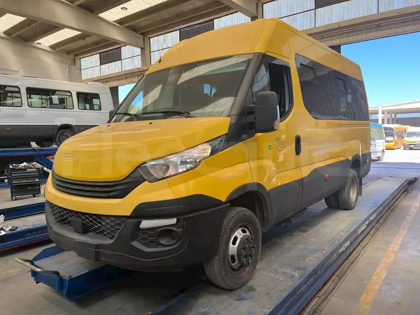 Foto 2Iveco Daily, 2019, 19 posti, Euro 6 Km 60958, cambio: manuale