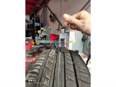 4 Pneumatici Falken 225 60 17 al 81% - Foto 2